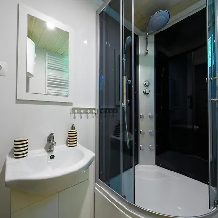 Holiday home No 3a With Private Jacuzzi *